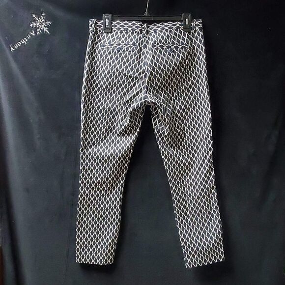 GAPāSLIMāCITYĀ DIAMONDāPATTERNEDāCAPRIS - Picture 2 of 4